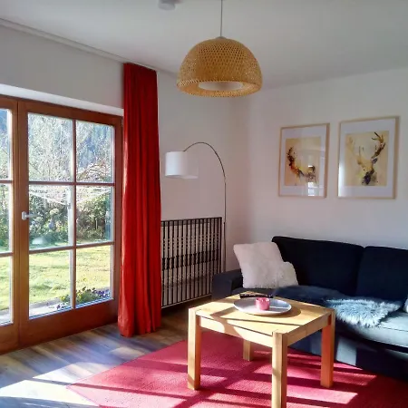 Haus Bergfreund 公寓 *